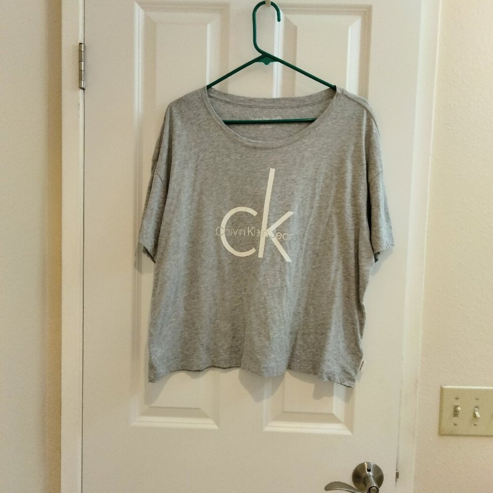 Calvin Klein T-Shirt Gray Size XL - Never worn